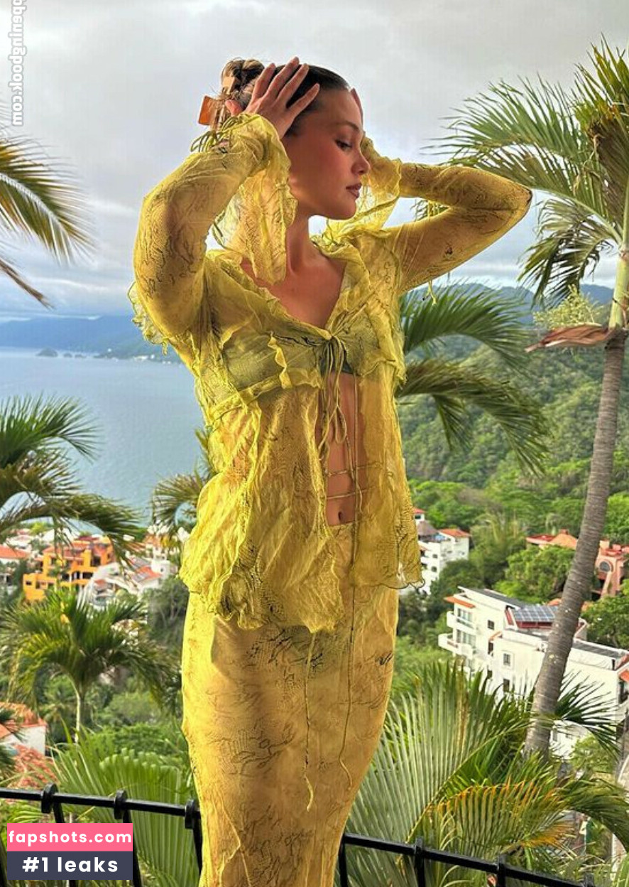 Olivia Holt gallery photo #168