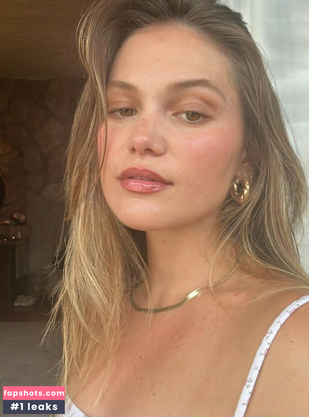 Olivia Holt gallery photo #174