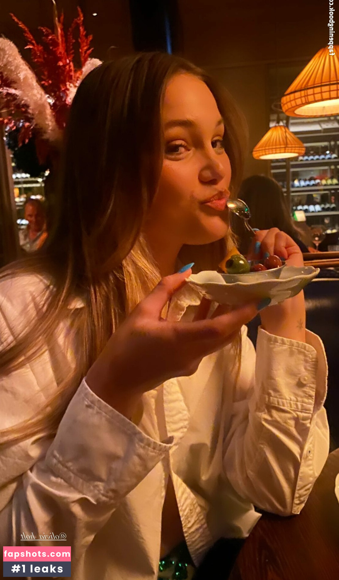 Olivia Holt gallery photo #178