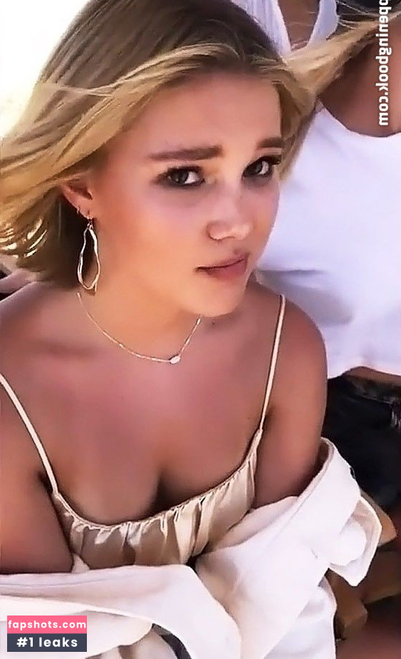 Olivia Holt gallery photo #240