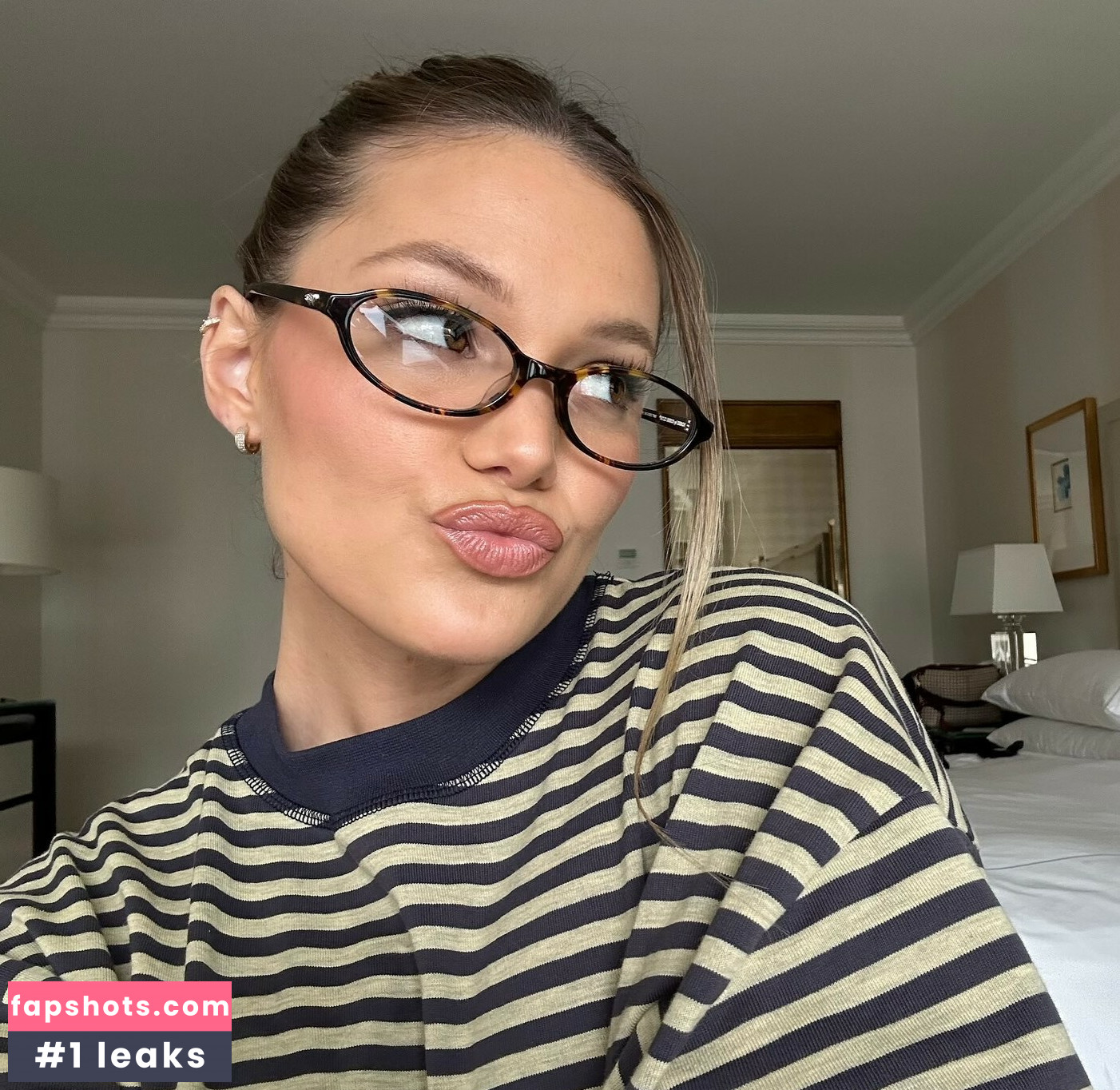 Olivia Holt gallery photo #59