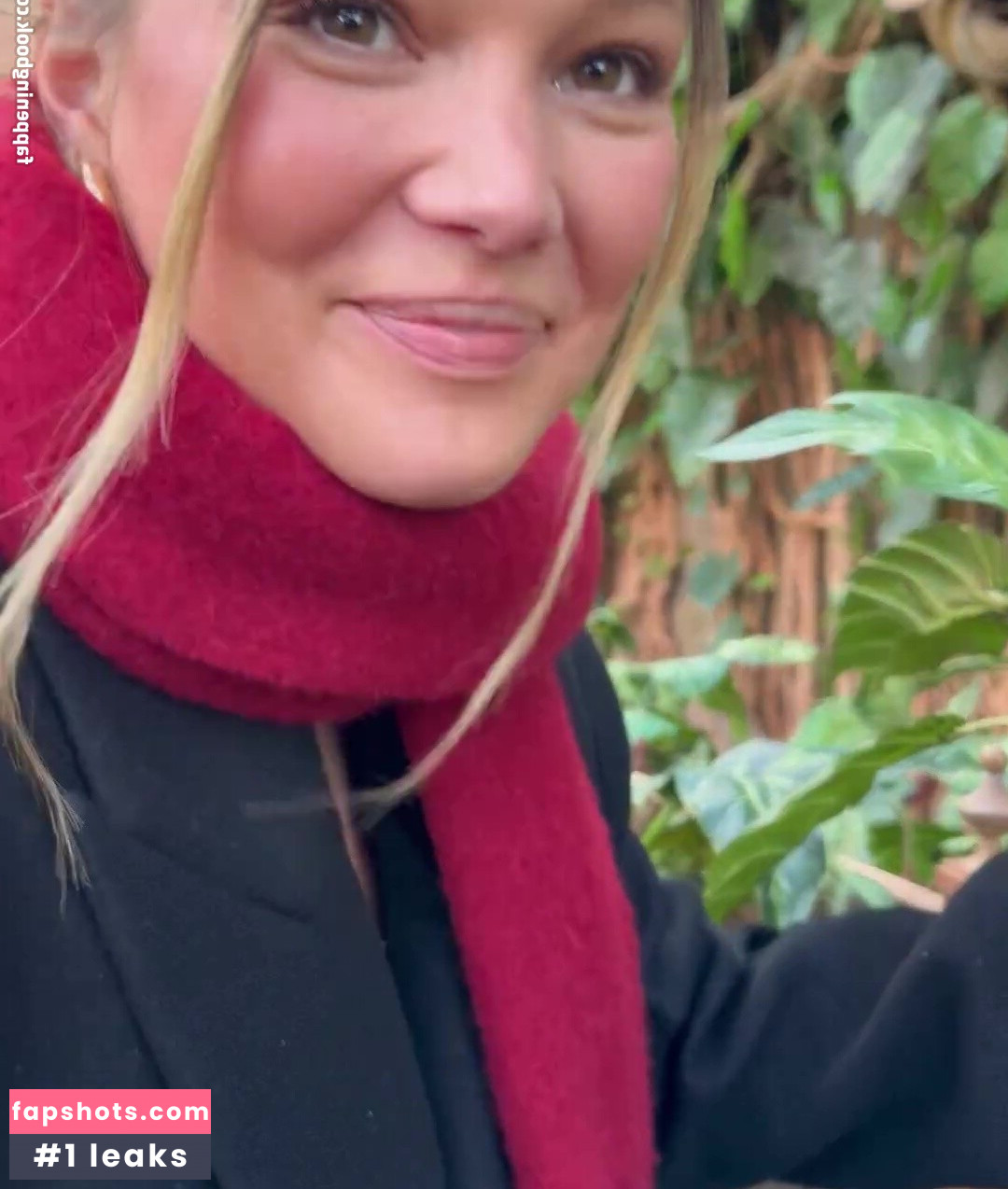 Olivia Holt gallery photo #98