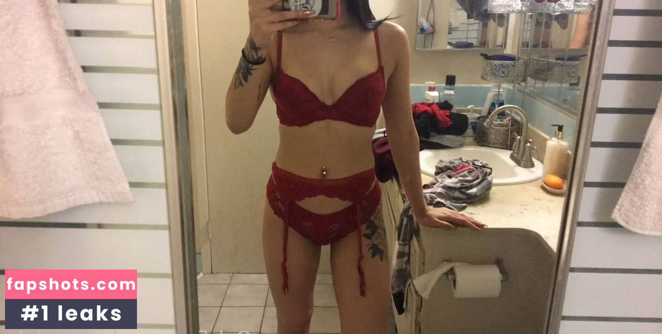 Olivia Ichika gallery photo #22