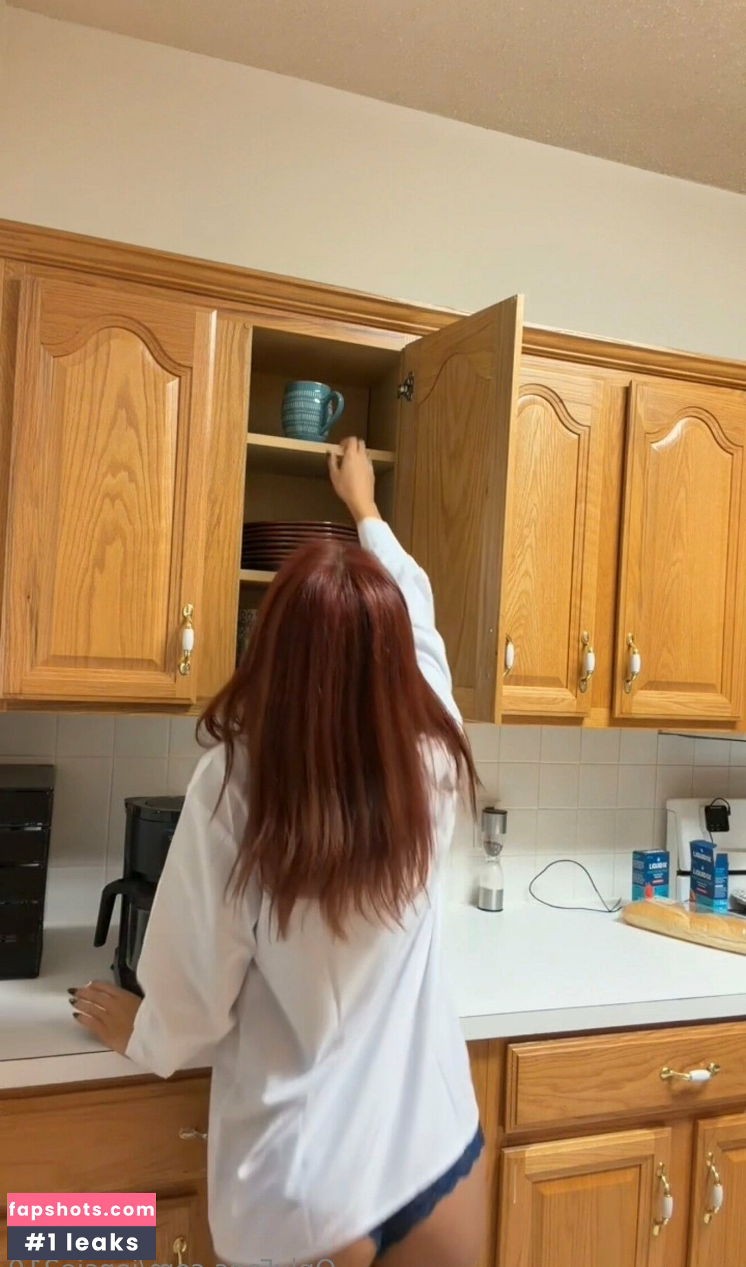 Olivia Jones gallery photo #22