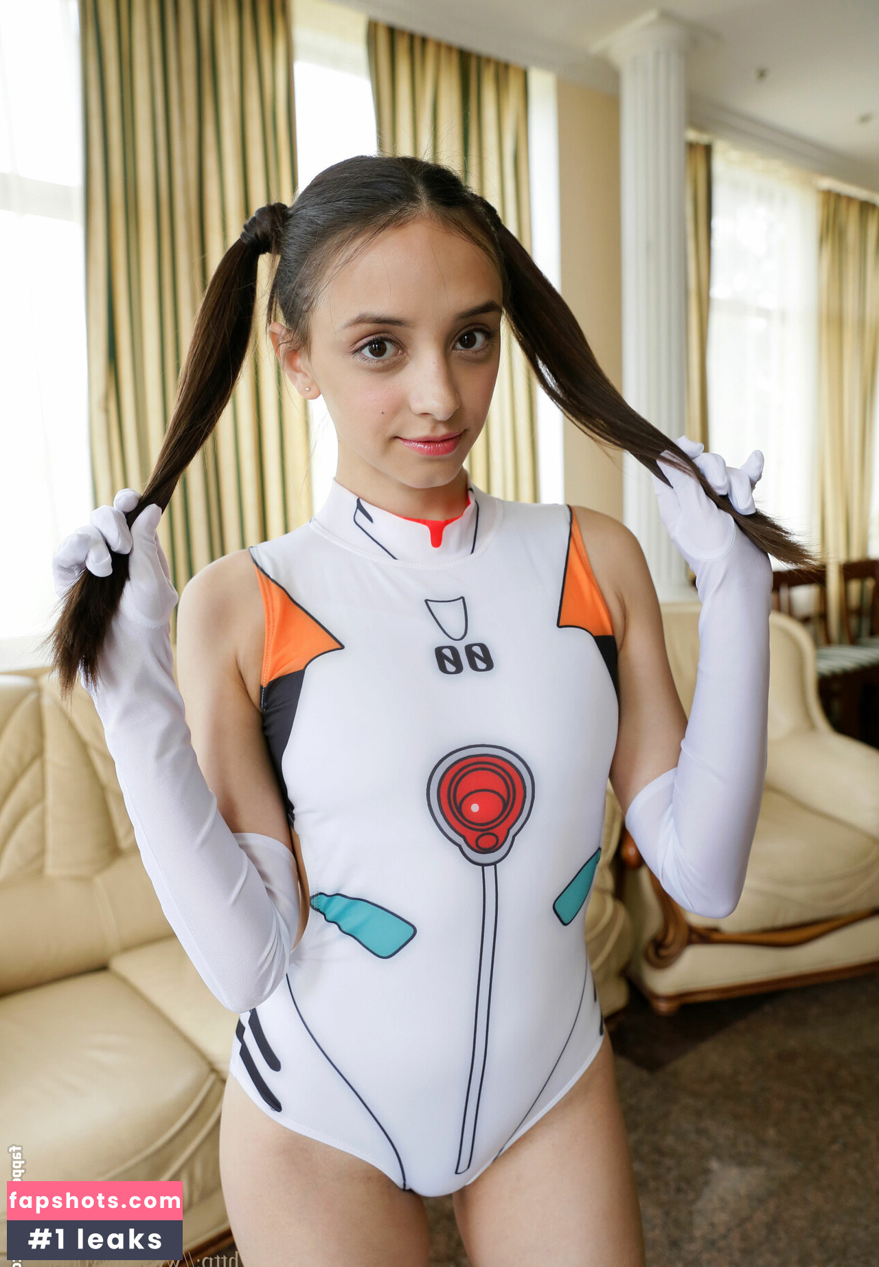 Olivia Linz gallery photo #138