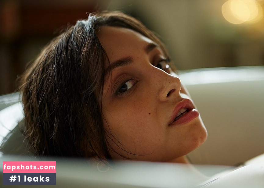 Olivia Linz gallery photo #168