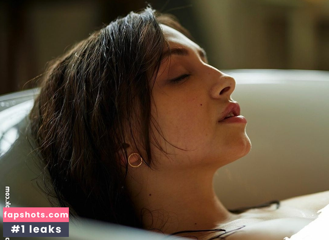 Olivia Linz gallery photo #199