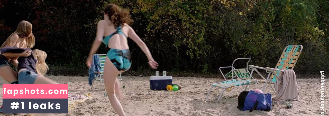 Olivia Luccardi nude babe gallery