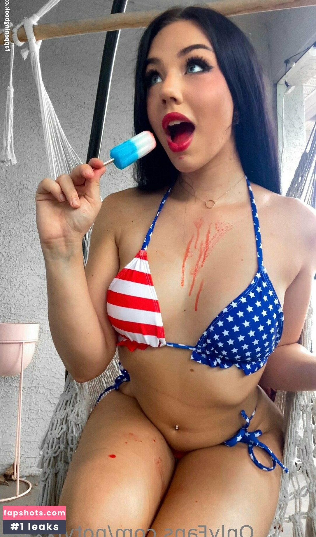 Olivia Marina gallery photo #40