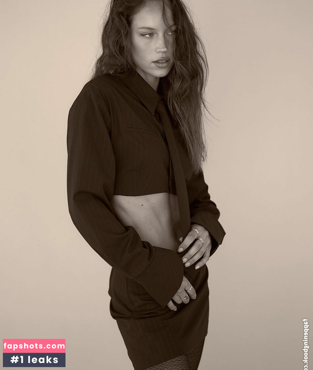 Olivia Mathers gallery photo #21