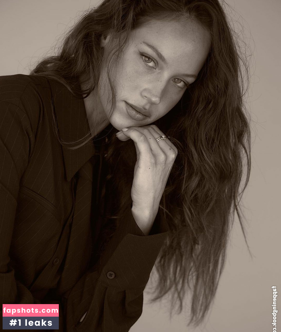 Olivia Mathers gallery photo #23