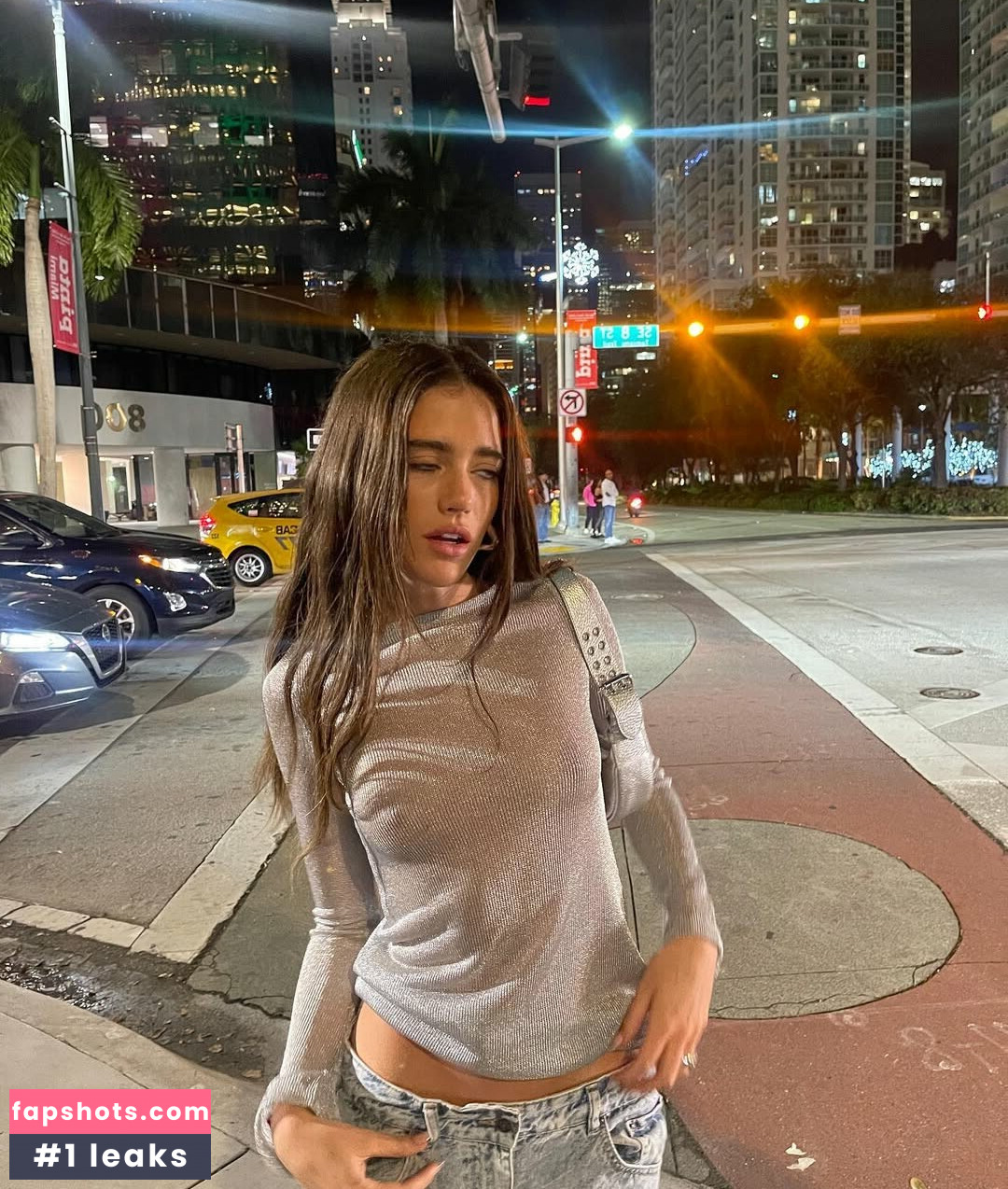 Olivia Neill gallery photo #15