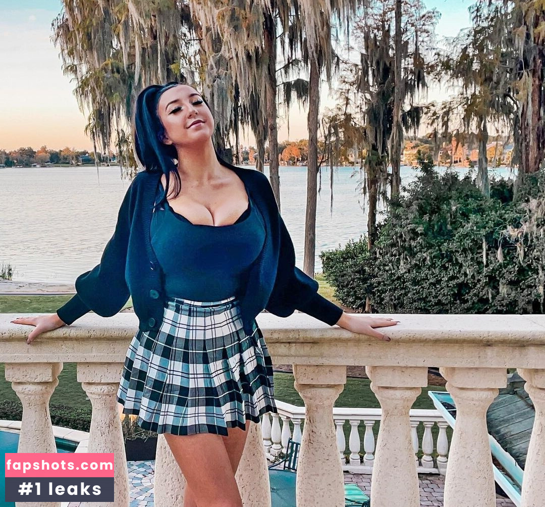 Olivia O gallery photo #25