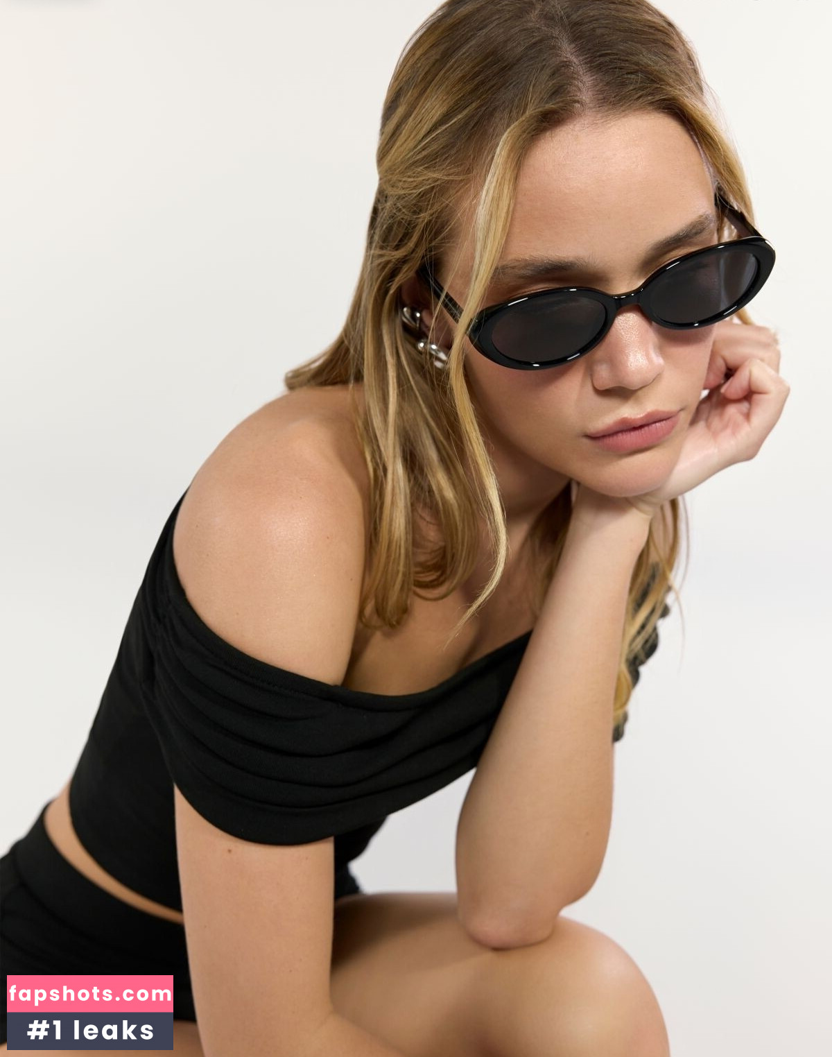 Olivia Ponton gallery photo #189