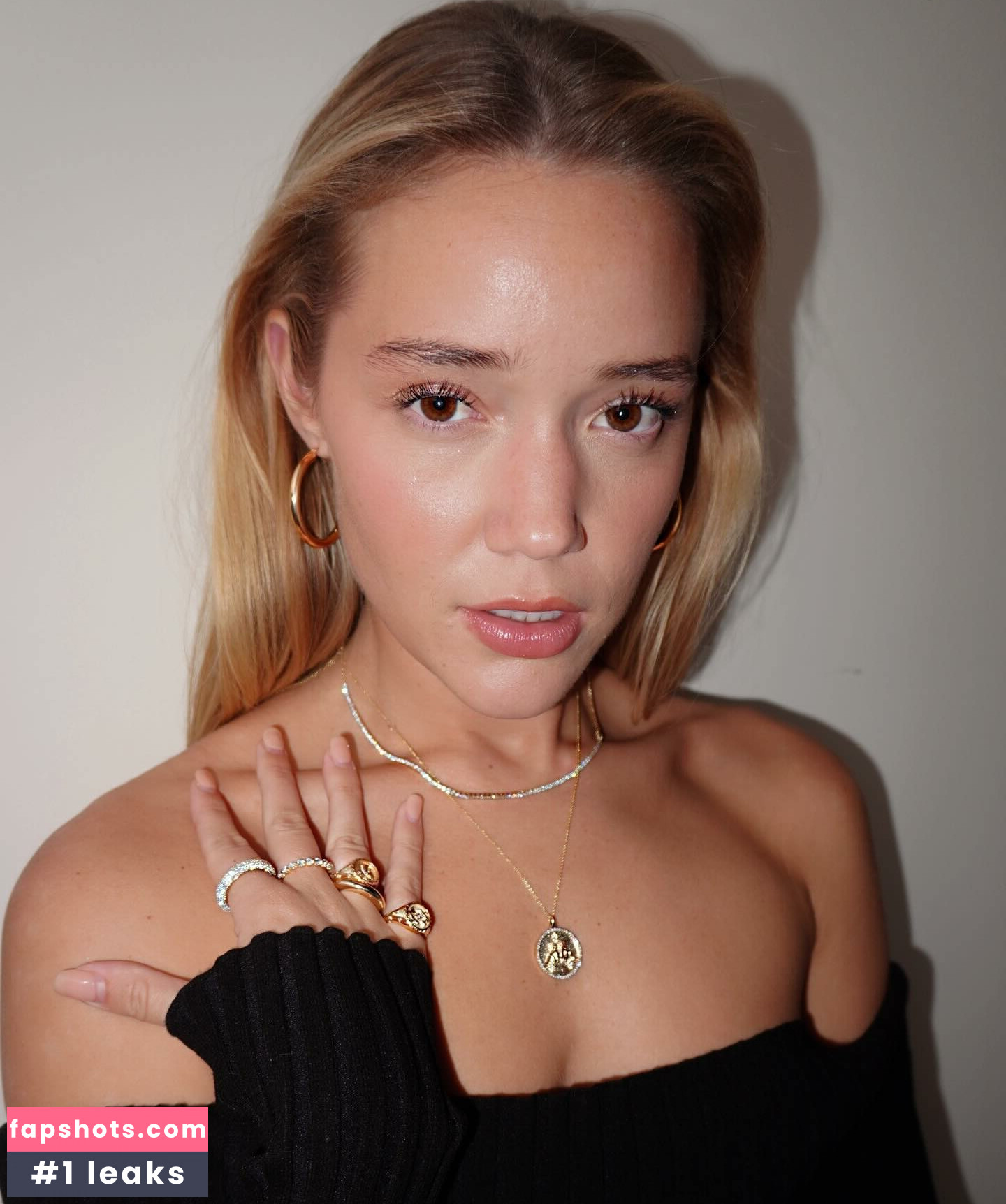 Olivia Ponton gallery photo #249