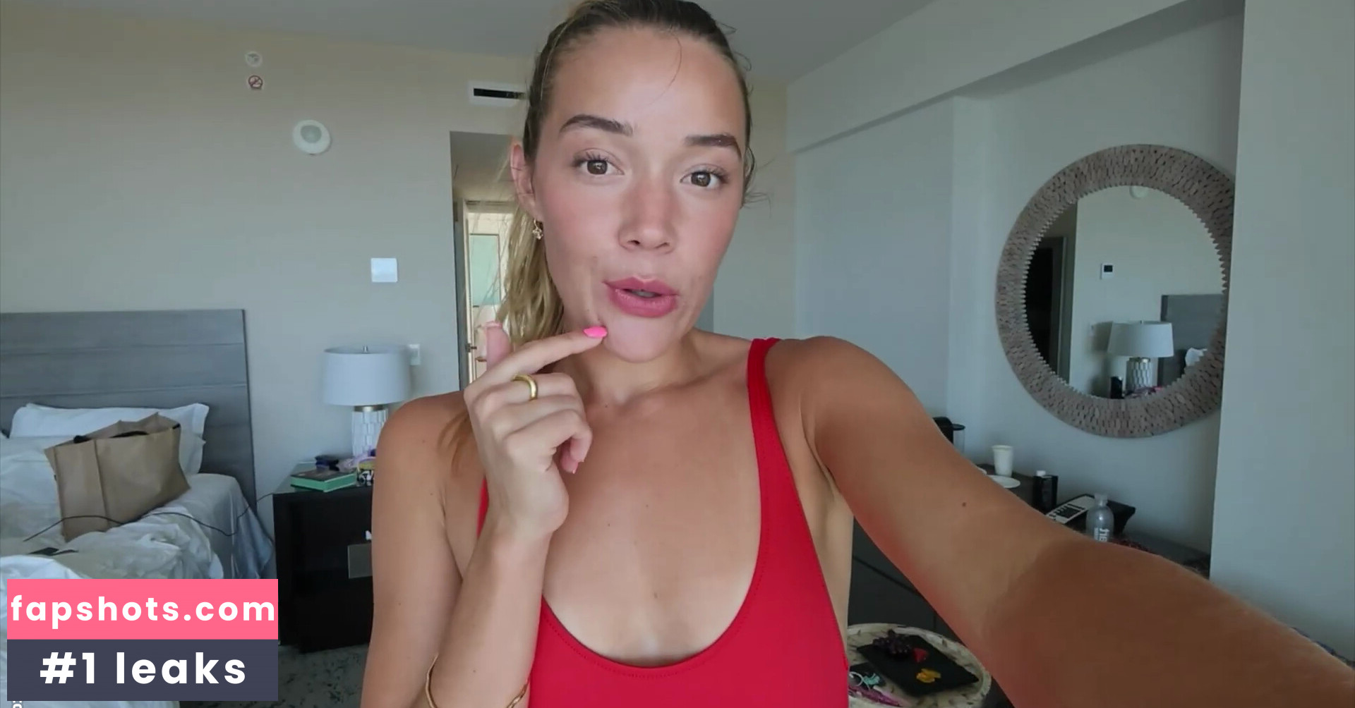 Olivia Ponton gallery photo #30