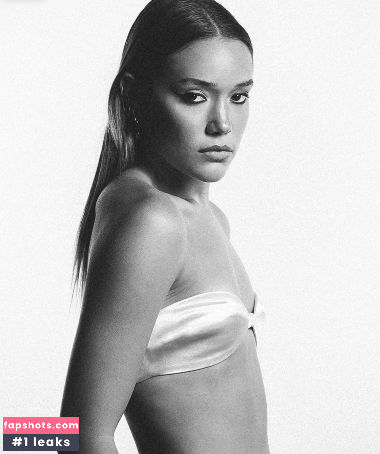 Olivia Ponton gallery photo #295