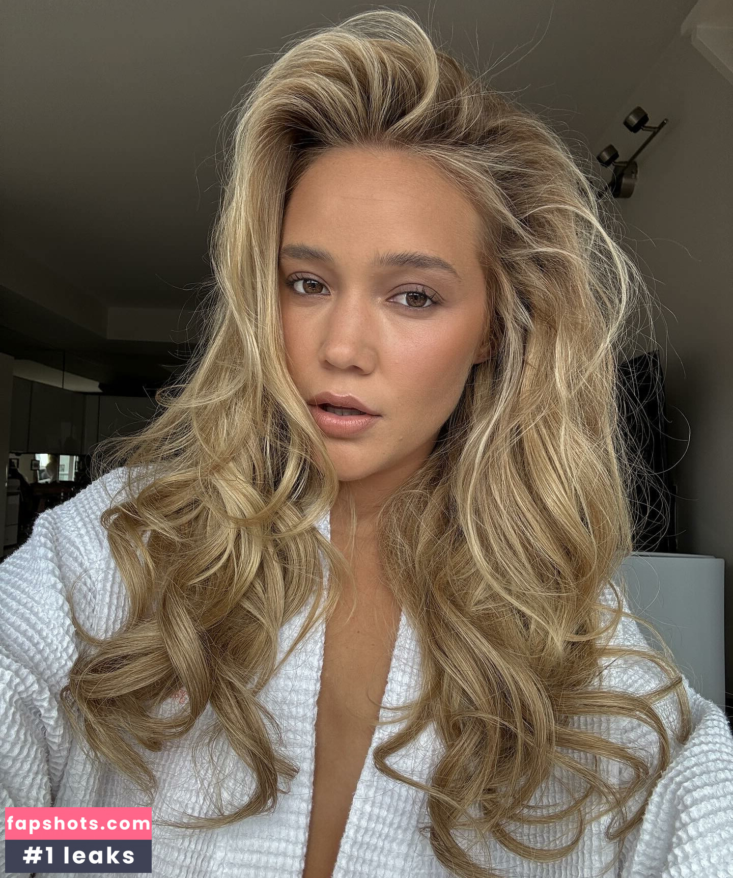 Olivia Ponton gallery photo #354