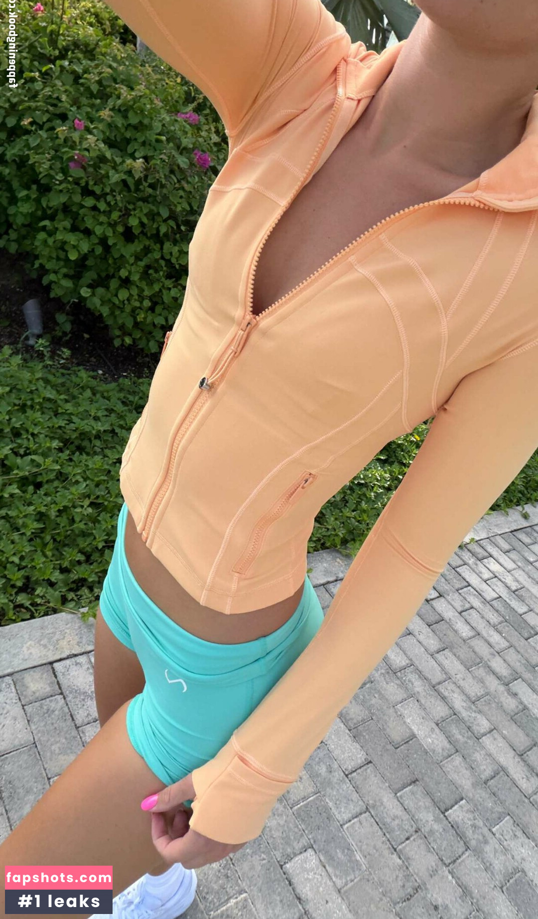 Olivia Ponton gallery photo #37