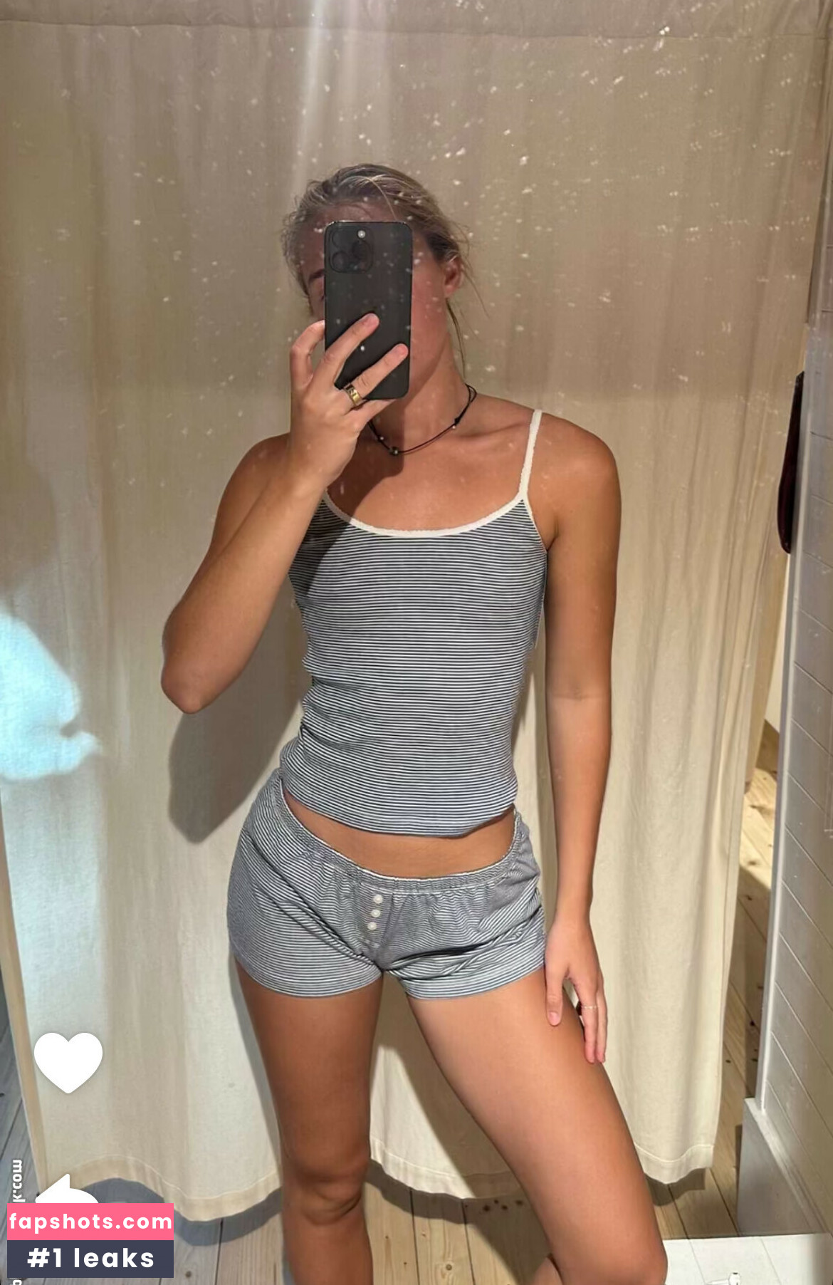 Olivia Ponton gallery photo #397