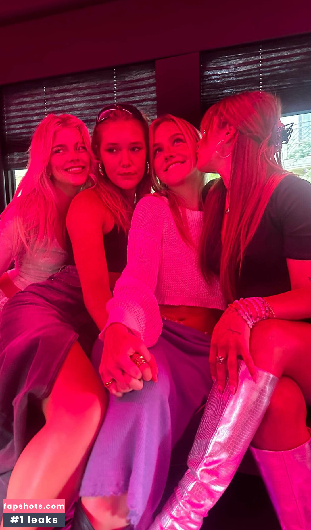 Olivia Ponton gallery photo #453