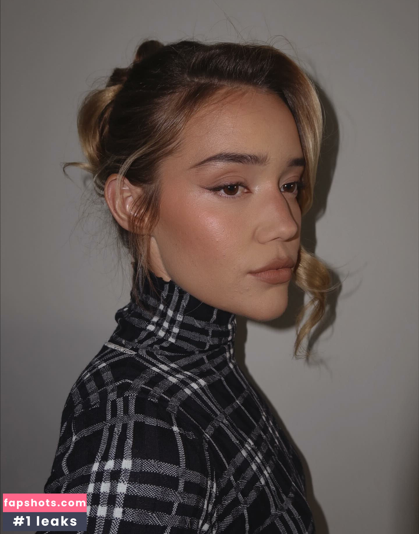 Olivia Ponton gallery photo #59