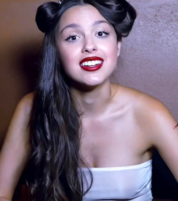 olivia-rodrigo gallery photo #1695