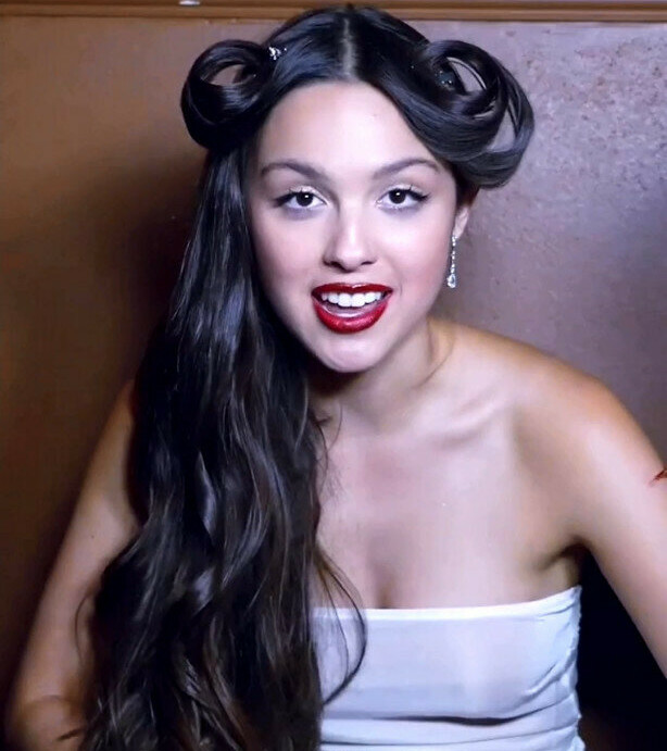 olivia-rodrigo gallery photo #1699