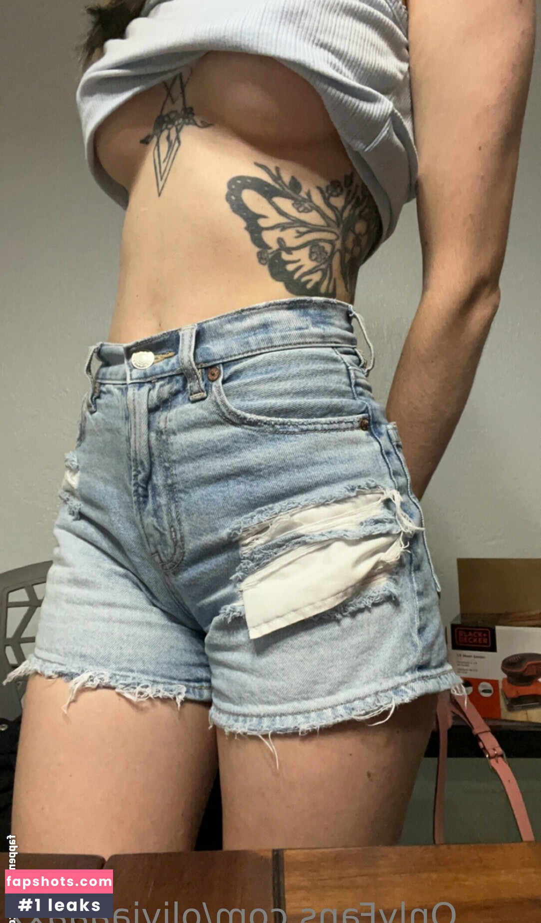 oliviaaaaxx nude babe gallery