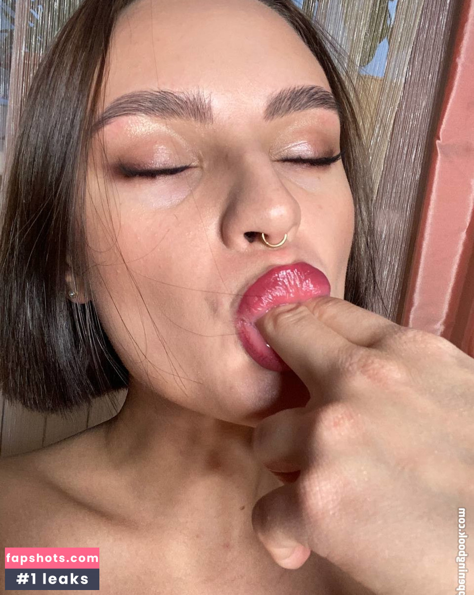 OliviaReece gallery photo #5