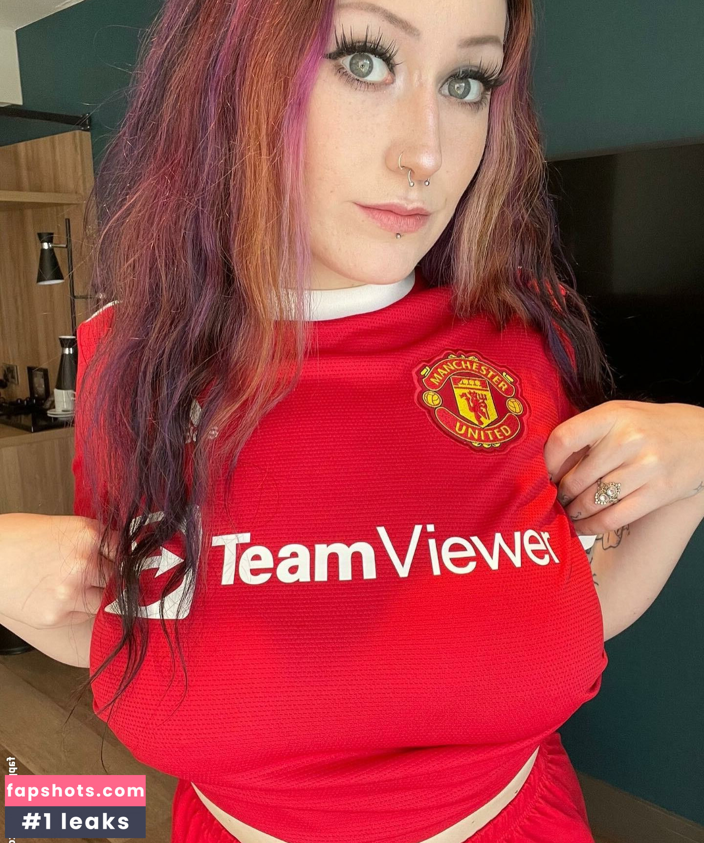 oliviaromley gallery photo #4