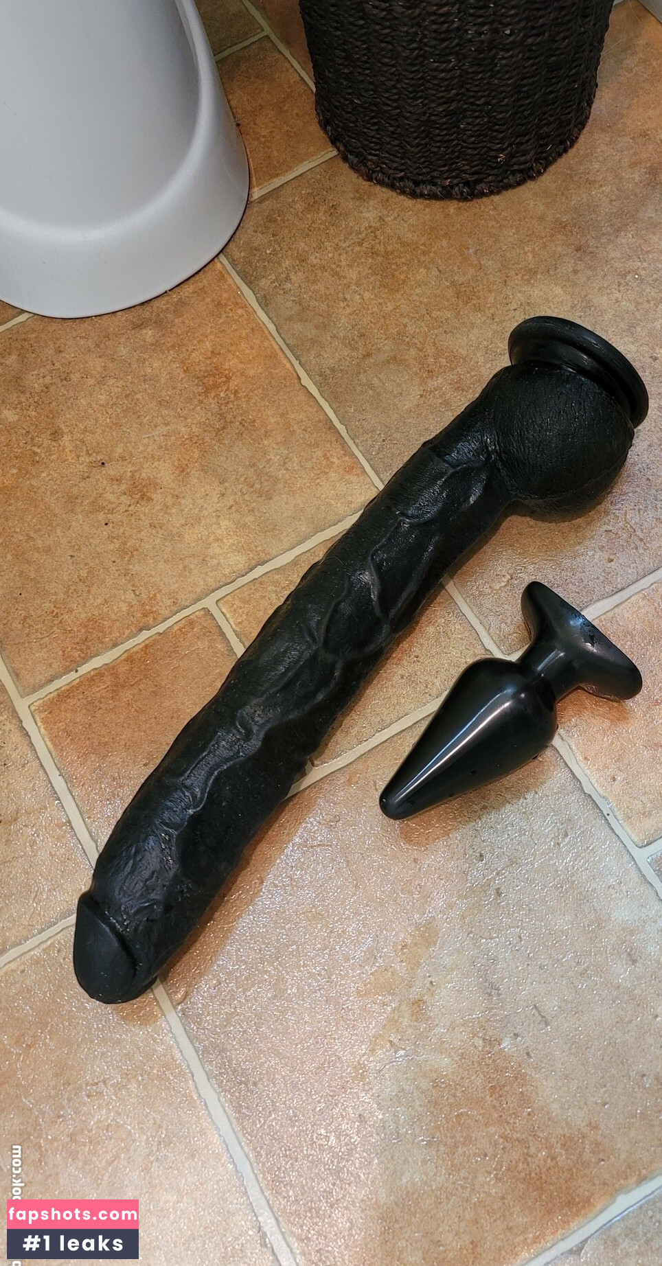 olluther nude babe gallery