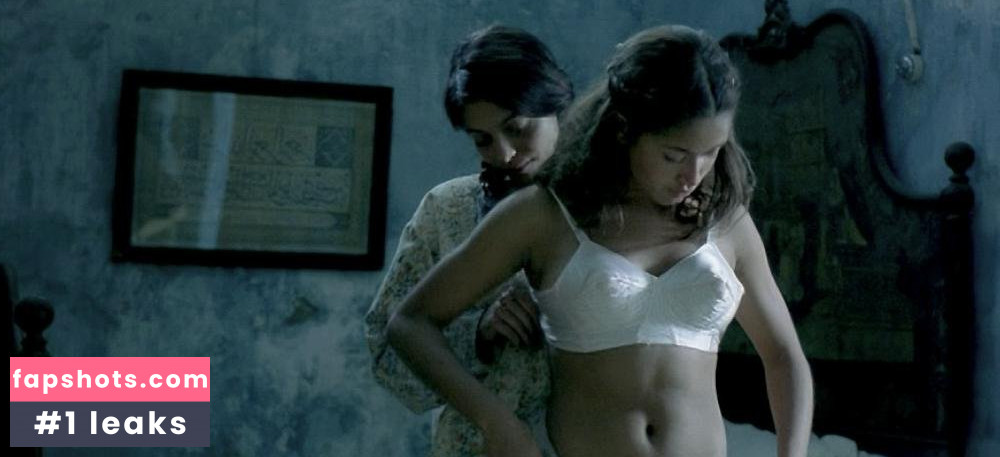 Olympe Borval gallery photo #6