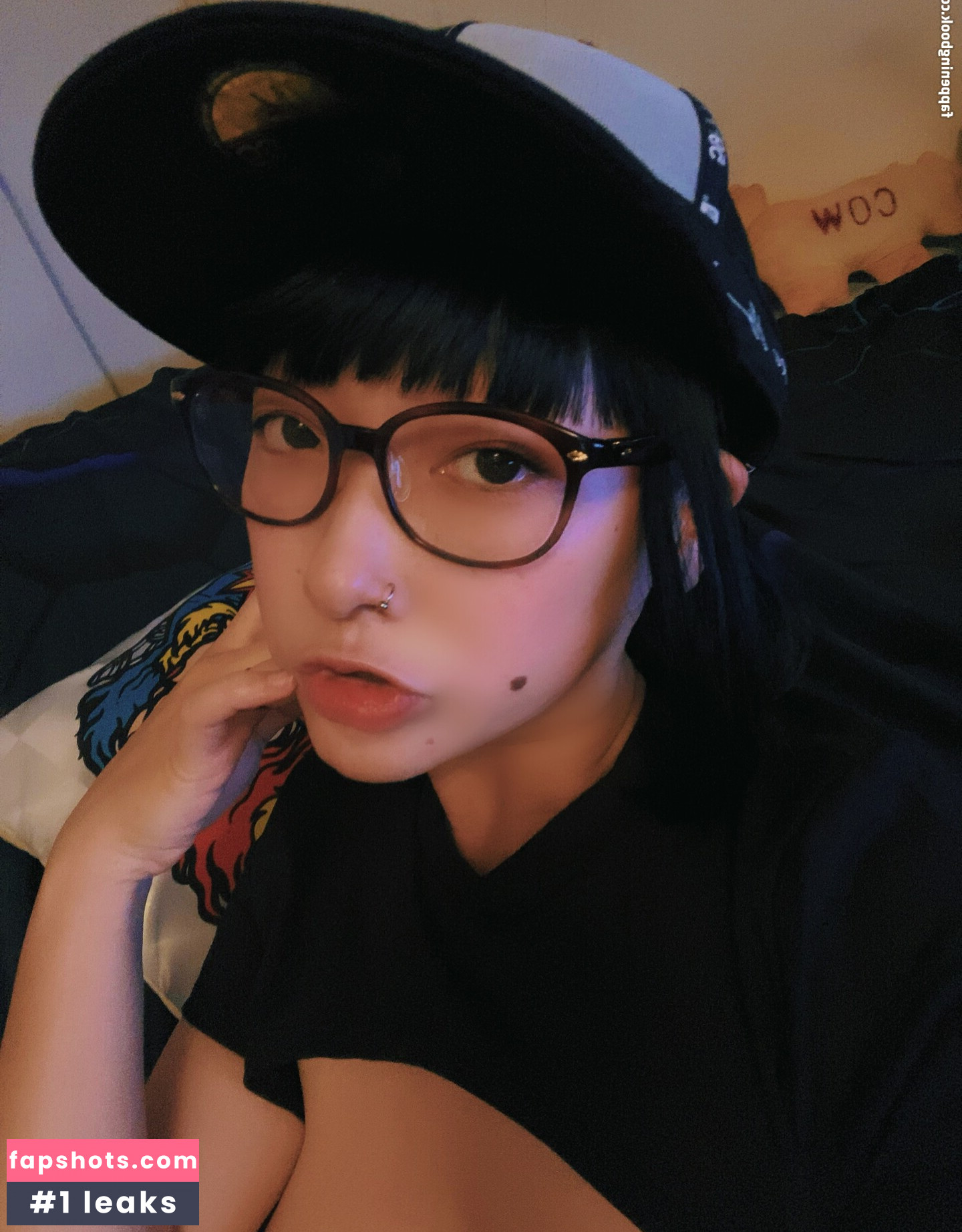 Omi Kero Gibson gallery photo #15