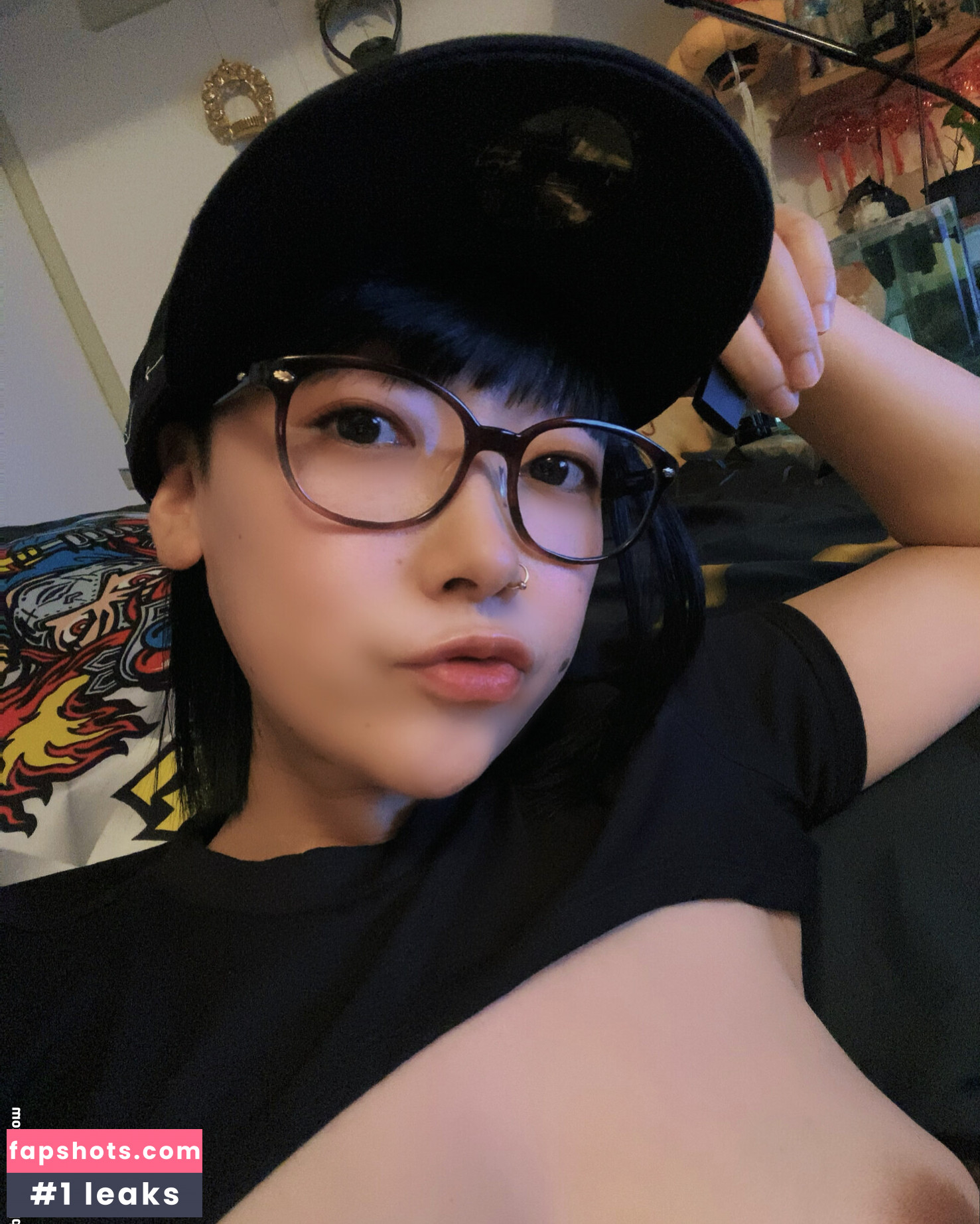 Omi Kero Gibson gallery photo #16