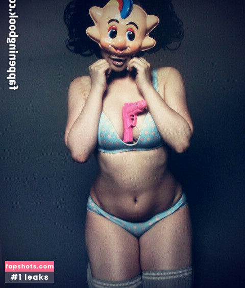 Omi Kero Gibson gallery photo #22