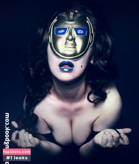 Omi Kero Gibson gallery photo #28