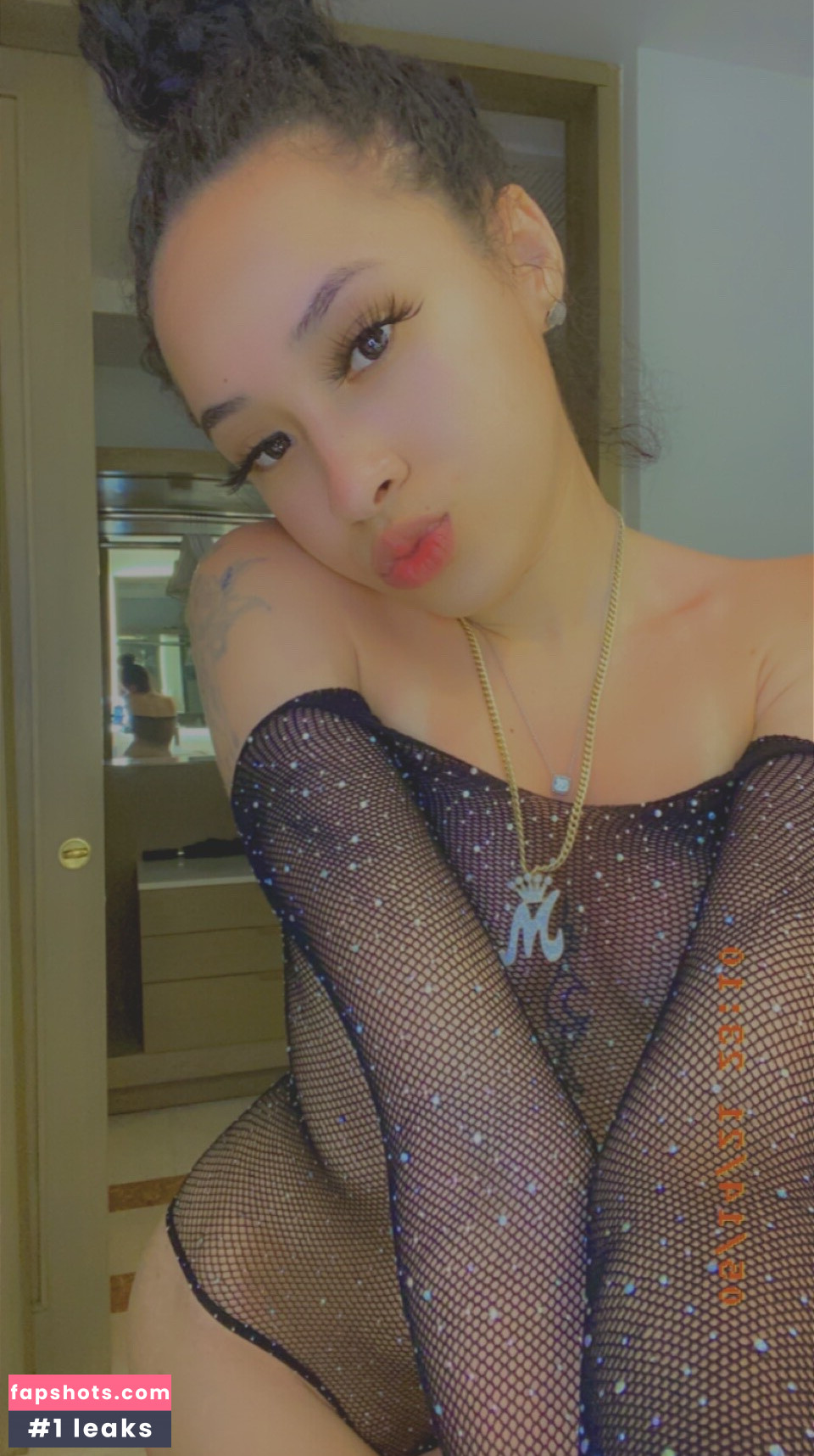 Oneinamellion nude babe gallery