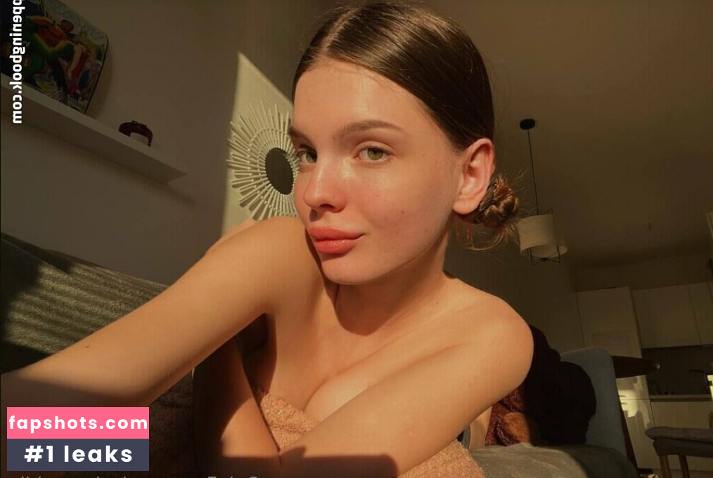 only_sophiie gallery photo #4