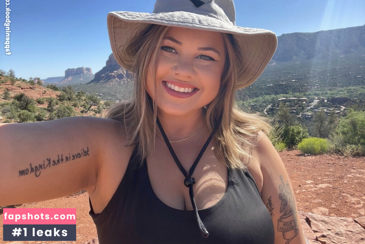 Onlyalbrooke nude babe gallery