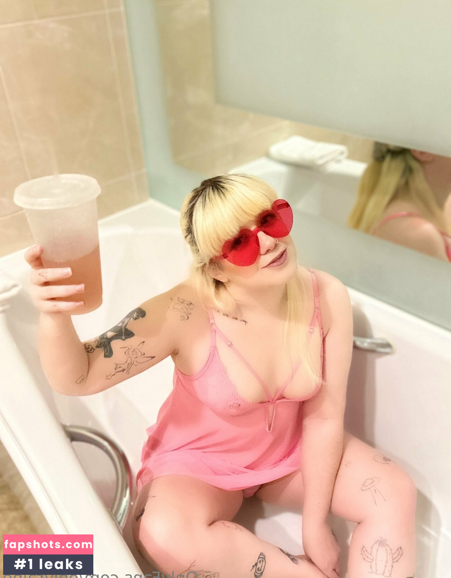 onlyraine gallery photo #3