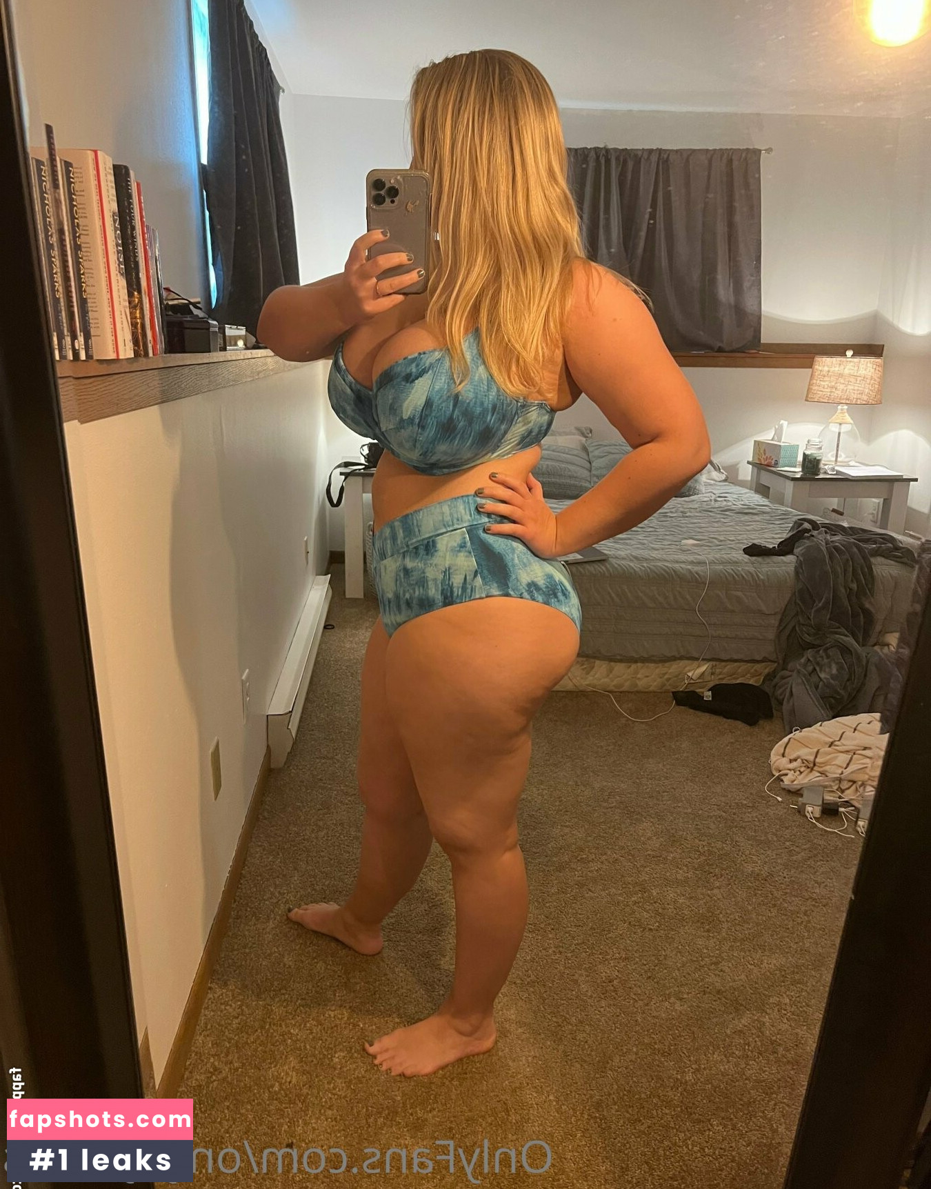 OnlyYams nude babe gallery