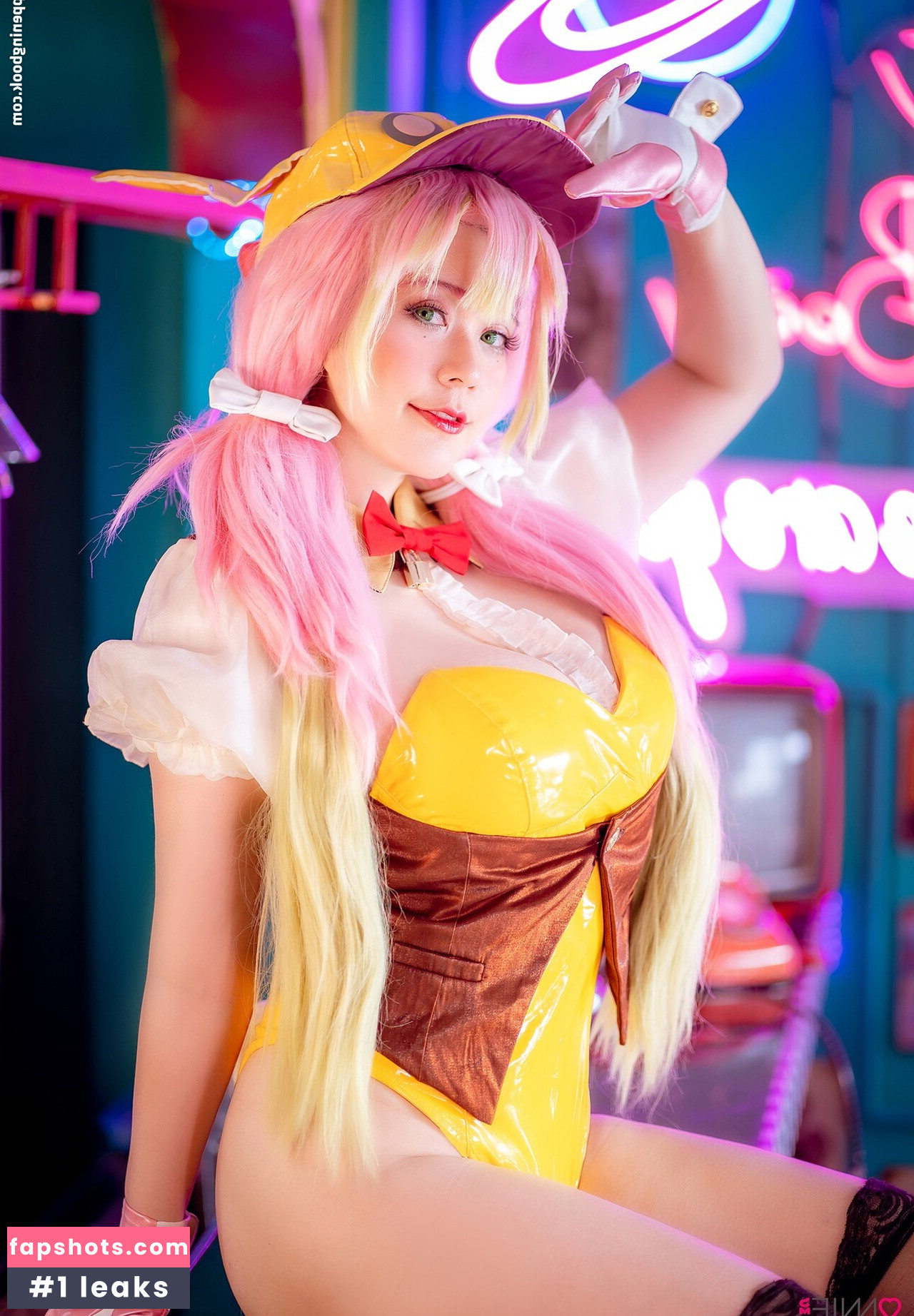 OnniesM gallery photo #18