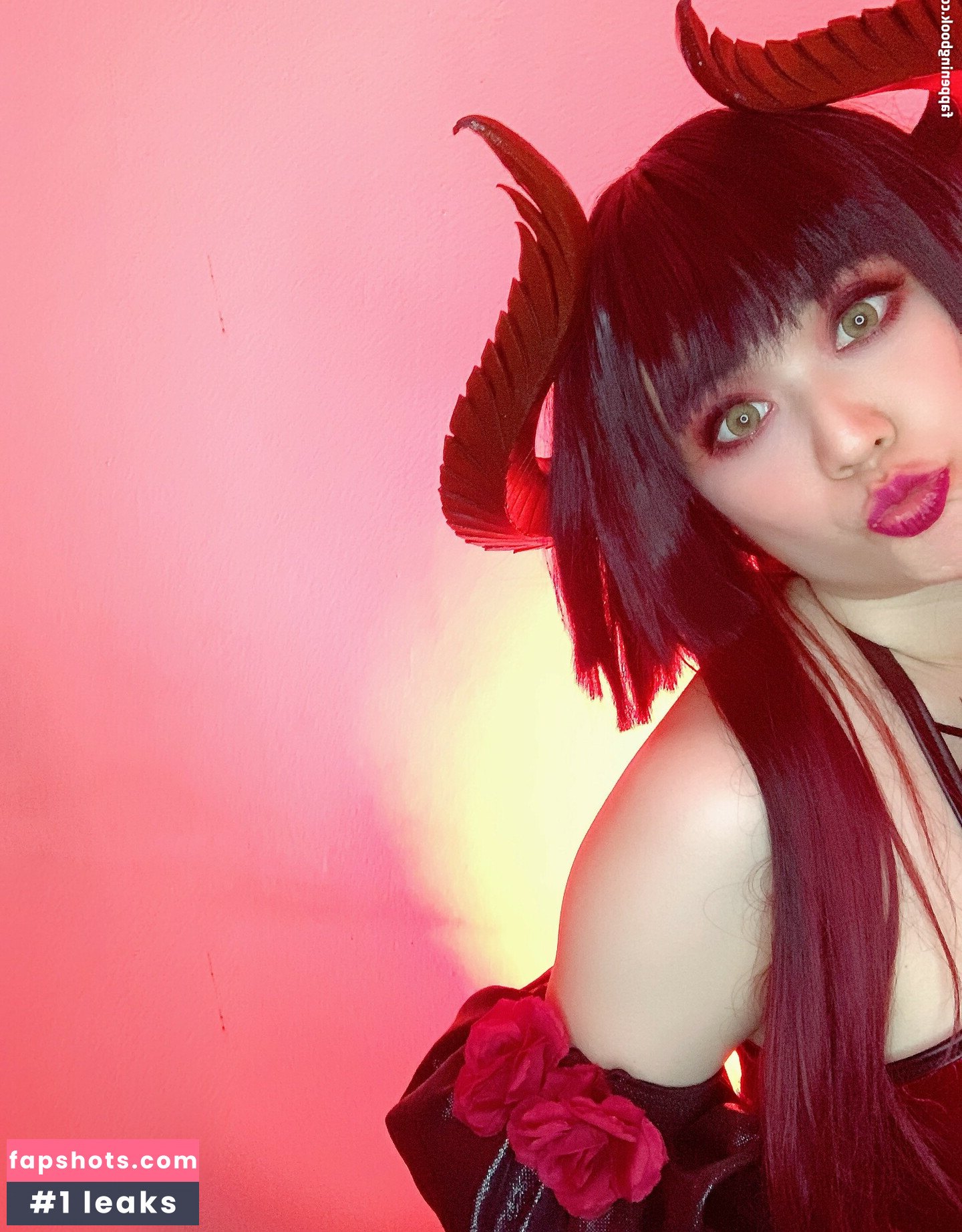 OnniesM gallery photo #3