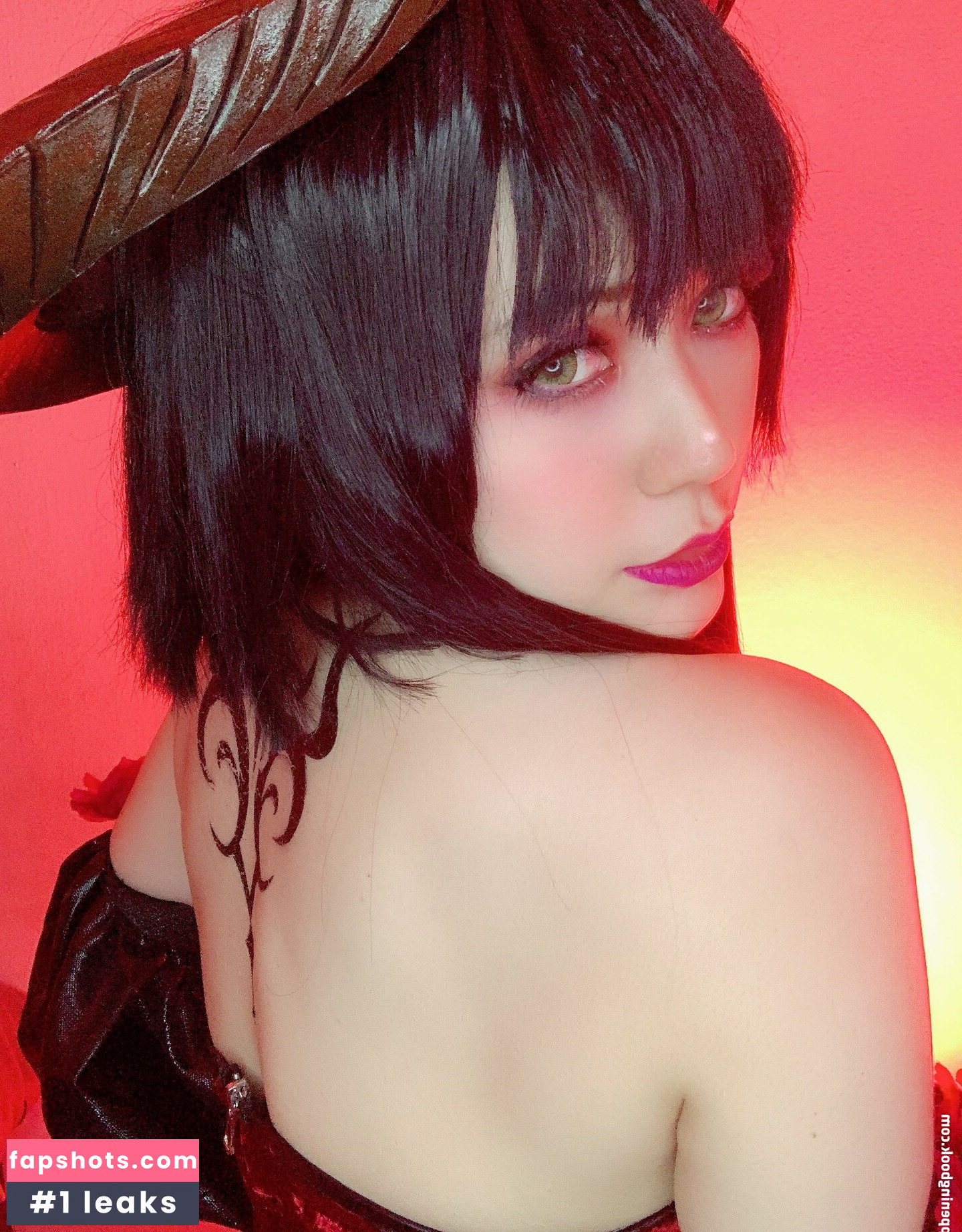 OnniesM gallery photo #6