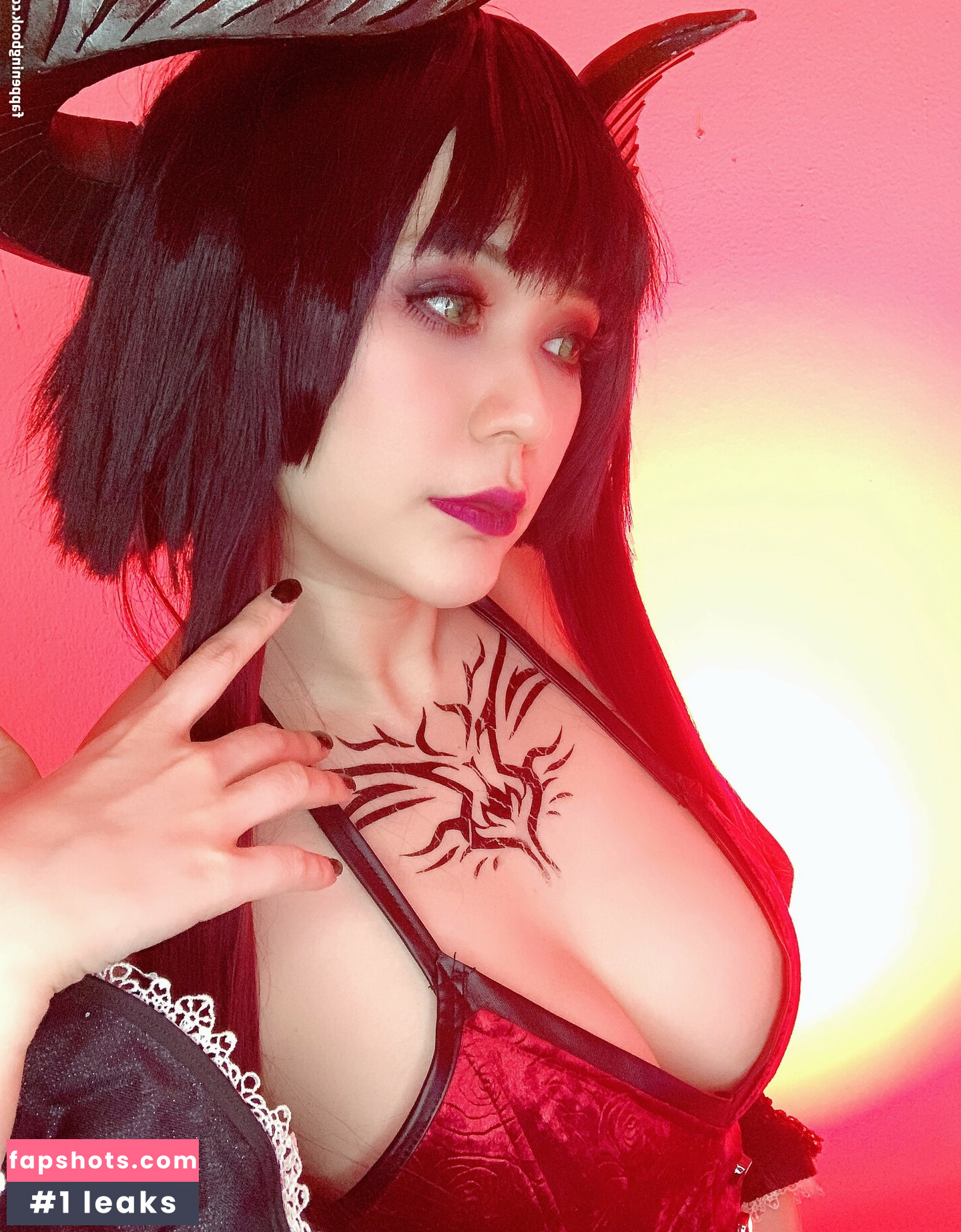 OnniesM gallery photo #7