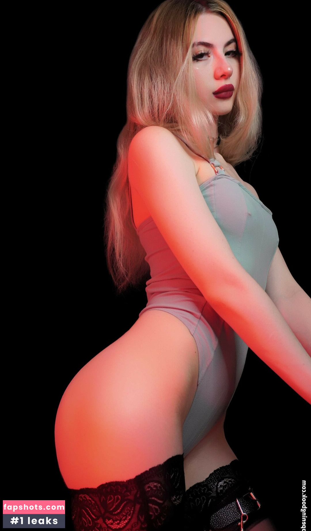 Onuri nude babe gallery