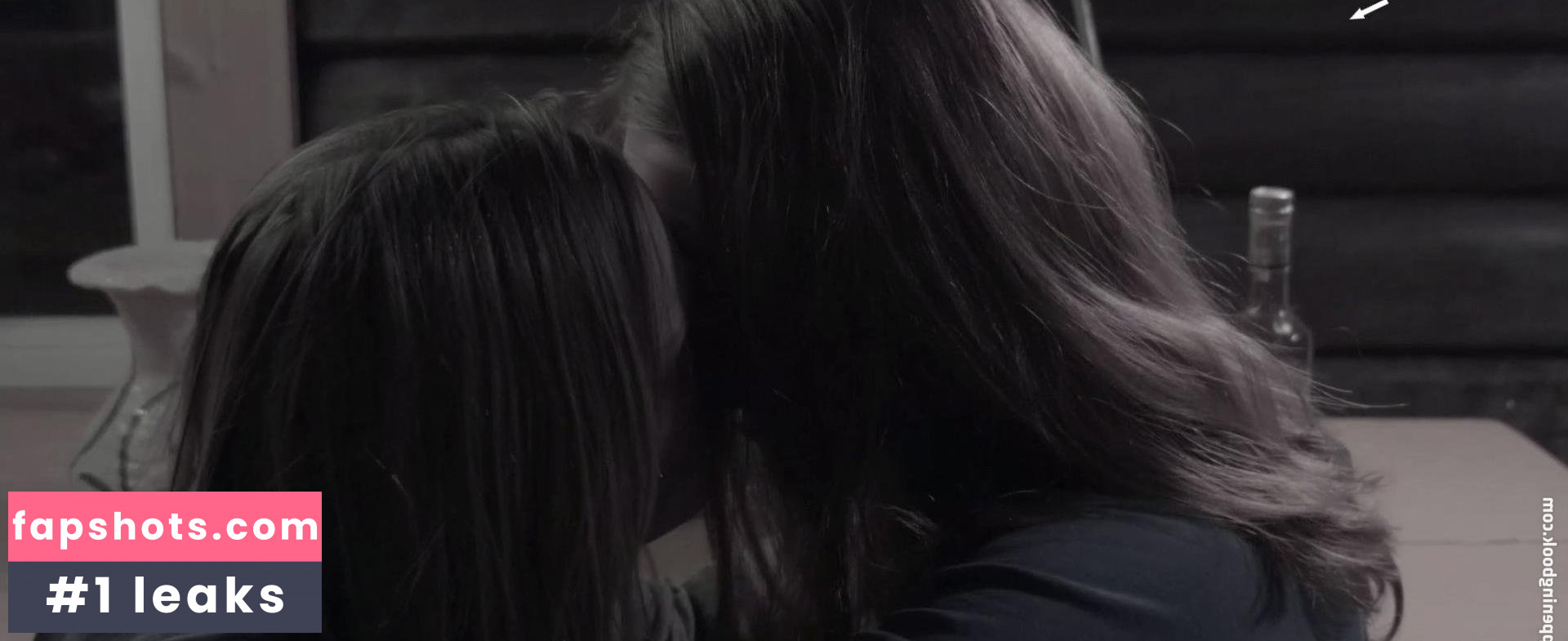 Oona Airola gallery photo #4