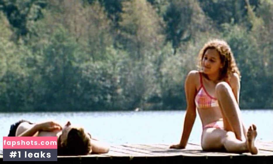 Oona-Devi Liebich gallery photo #6