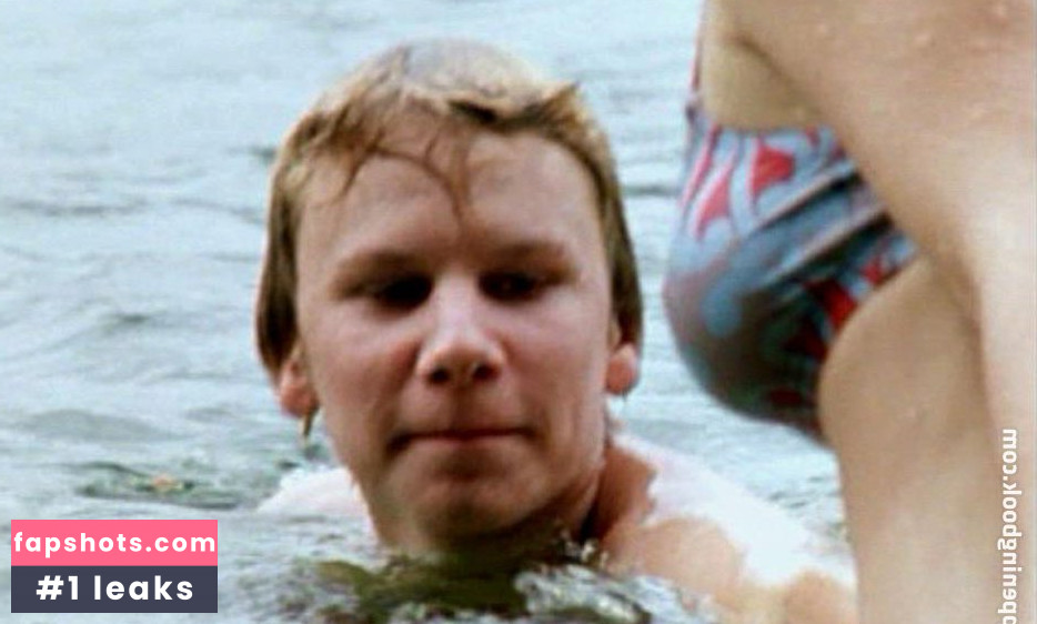 Oona-Devi Liebich gallery photo #8